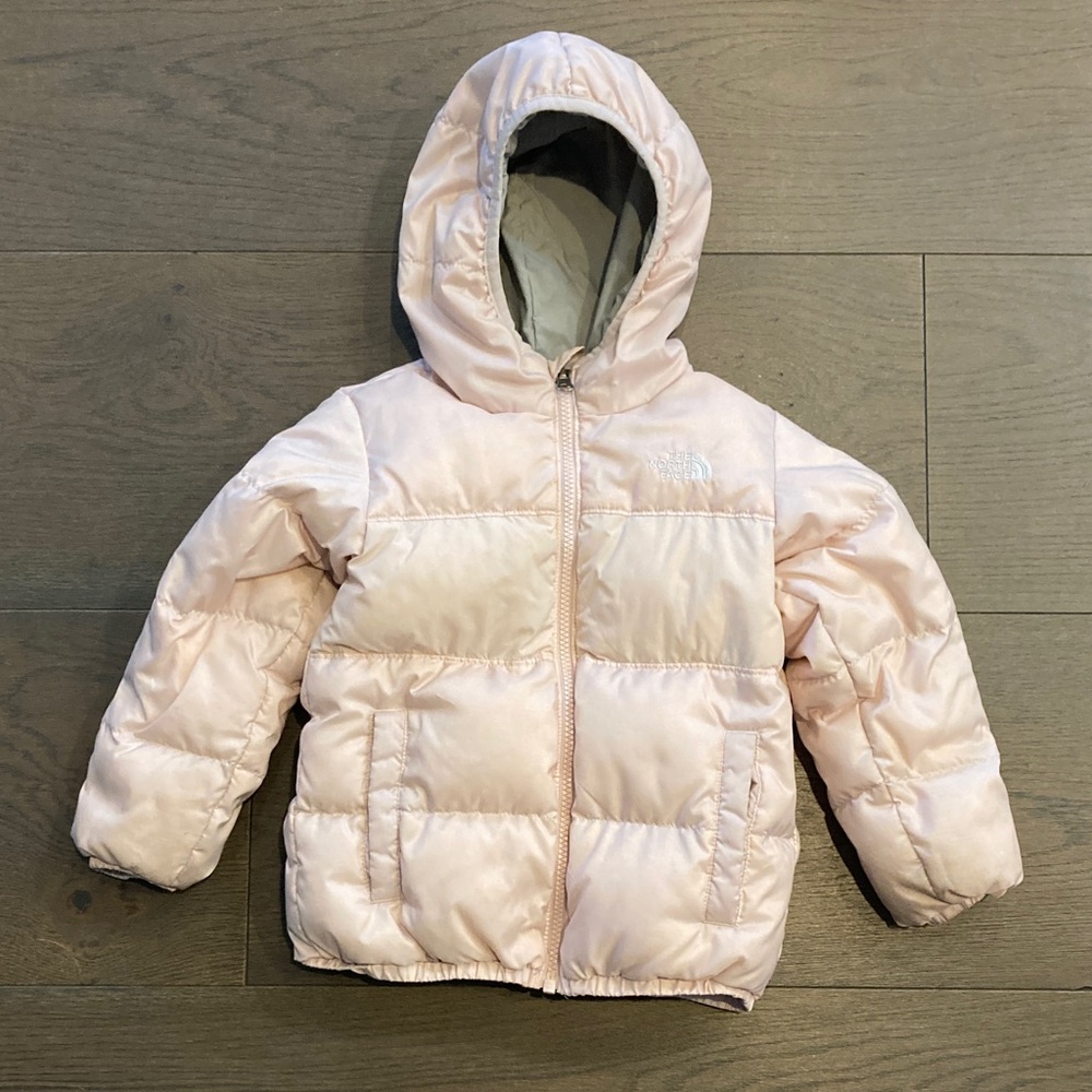 The Northface 4T light Pink Hooded Puffer Jacket with Pockets.